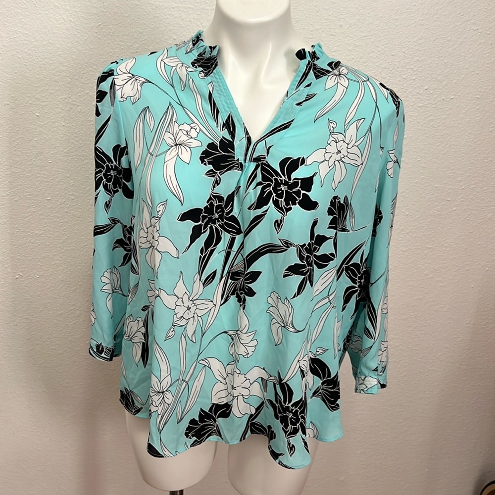 Worthington Petite Blue Floral Lightweight Top Sz PL